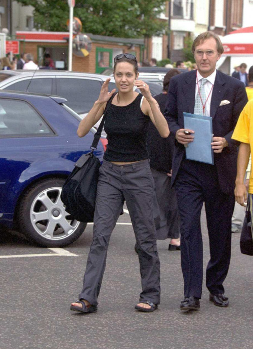 champjolie:How to dress like Angie from back in the daysI’m...