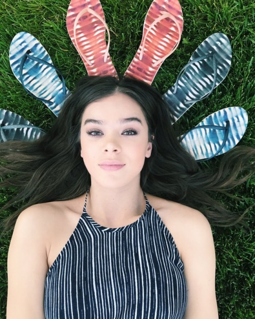 angels-fallin-from-the-sky:Hailee Steinfeld