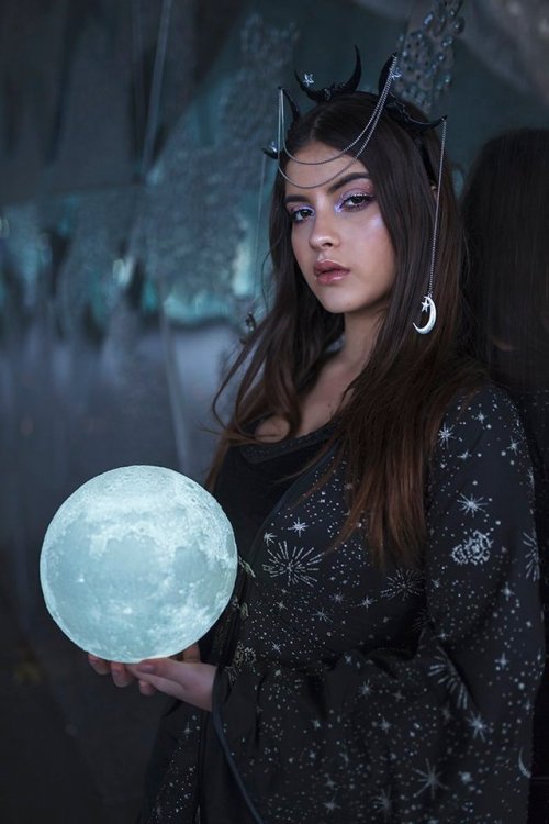 sosuperawesome:Stars and Moon CoatCosturero Real on EtsySee...