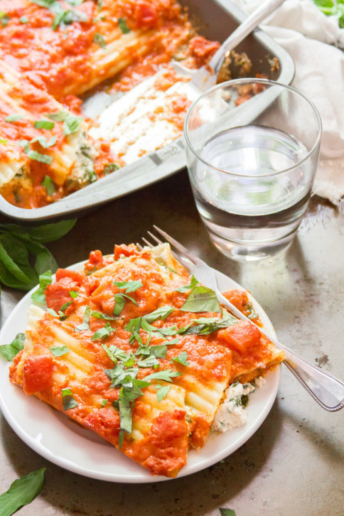 foodffs:These vegan manicotti are stuffed with a mix of kale...