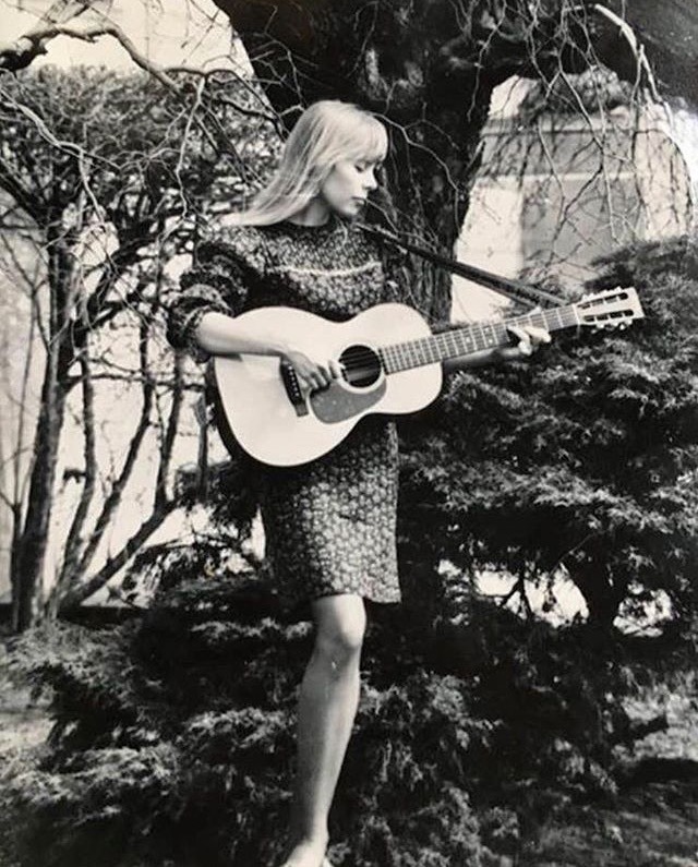 joni-mitchell-mid-1960-s-joni-n-bobby