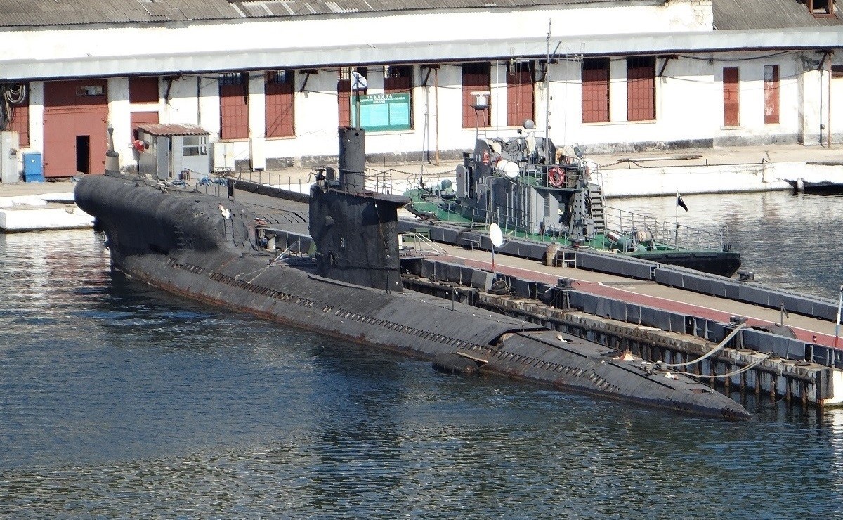 capewolfe — rocketumbl: Romeo Class Submarine