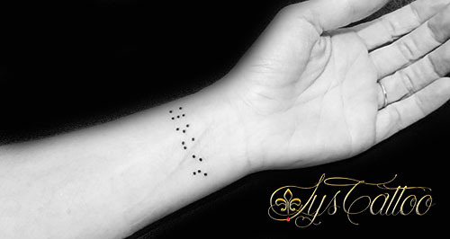 Lys Tattoo Tatouage Avant Bras Poignet Femme Prénom