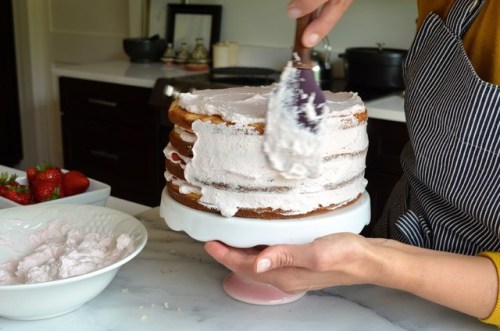 sweetoothgirl:Strawberry Sponge Layer Cake with Strawberry...