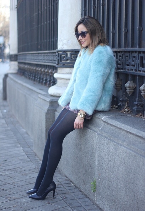 http://www.besugarandspice.com/2015/01/love-faux-fur-coat.html