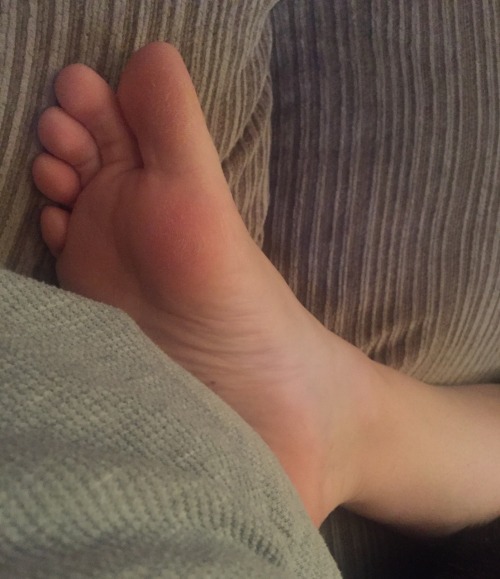 tumblrfeet:Wife’s soft soles and toes…….kiss you wife toes