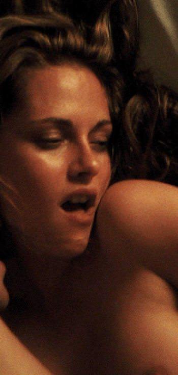 kristenstewartswagger:Shaking in BedWe have more Kristen...