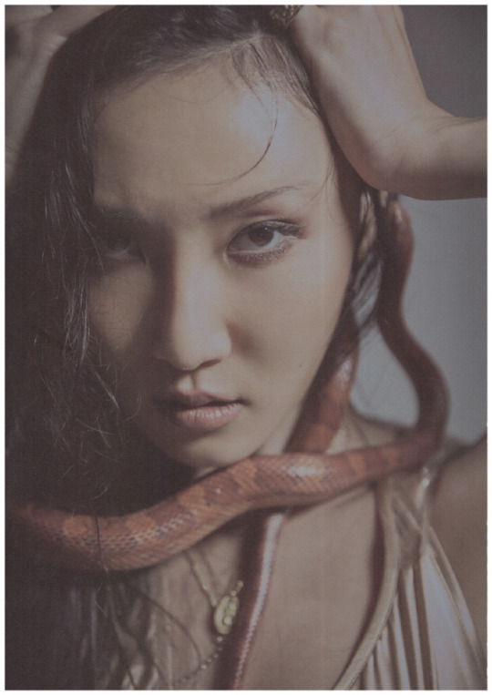 María photobook scans (cr 小J_玩在Korea)
