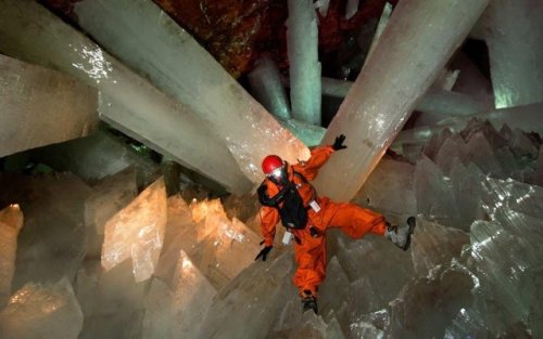 sixpenceee:There are caves in Mexico with crystals as big as...