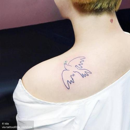 By Ida, done in Seoul. http://ttoo.co/p/30131 spain;art;small;patriotic;picasso dove of peace;pigeon;animal;contemporary;bird;ida;facebook;location;shoulder blade;twitter;picasso;europe