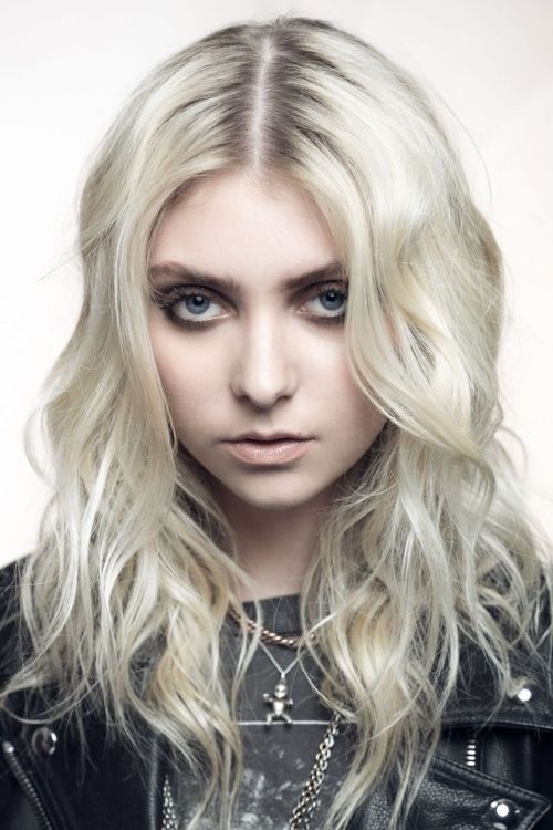 Ah, the joys of Taylor Momsen. 