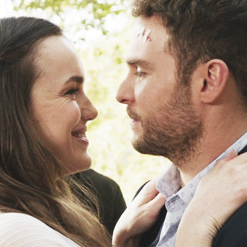 ritalara:People: FitzSimmons doesn’t have chemistry Me: Oh I suppose that kind of thing is...