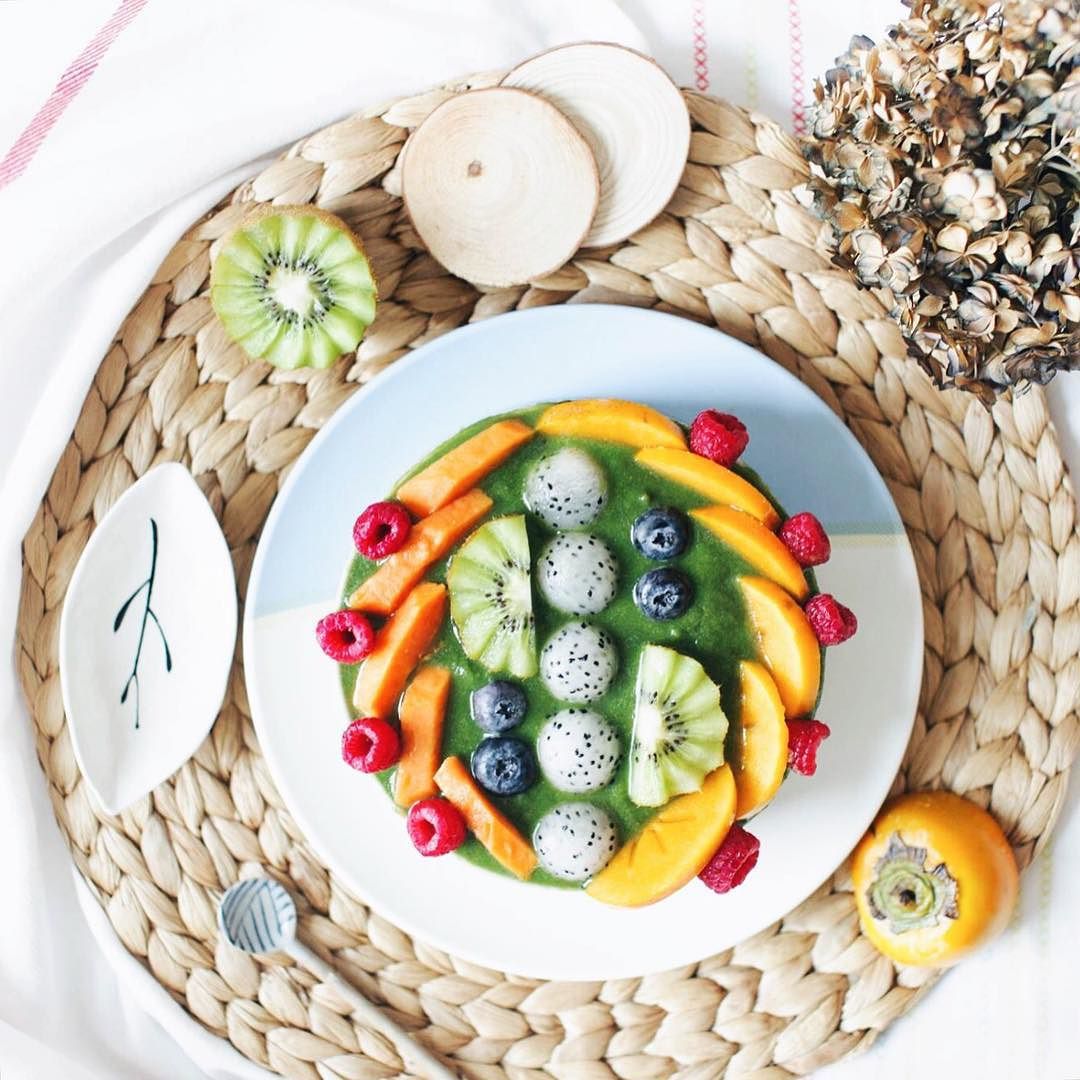 Healthy, pure and beautiful #breakfast. Matcha smoothie bowl. http://snip.ly/1b7ih