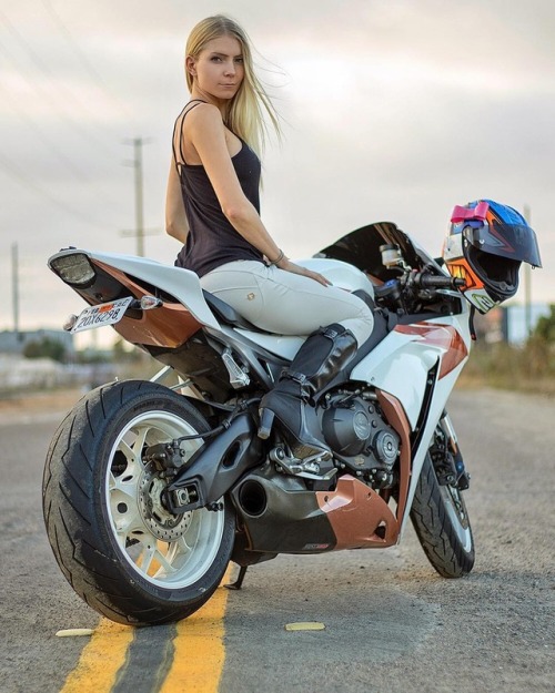 motorcycles-and-more: Honda CBR...