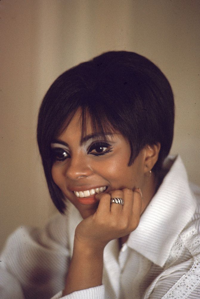 Black Kudos • Leslie Uggams Leslie Uggams (born May 25, 1943...