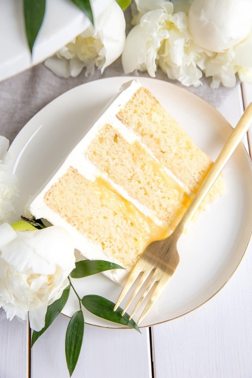 sweetoothgirl:Lemon Elderflower Cake (copycat Royal Wedding...