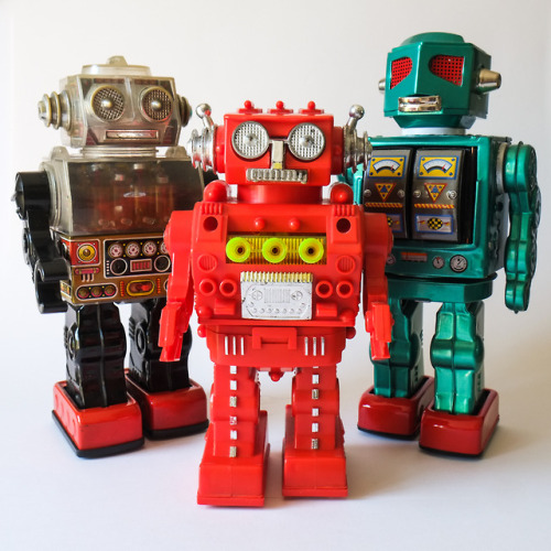 toy robots on Tumblr