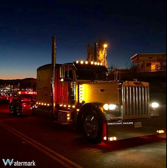 Semitrckn — Peterbilt Custom 379 Light Show