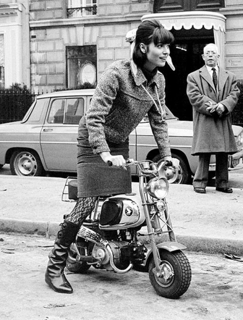 modbrother:Elsa Martinelli riding a Honda minibike