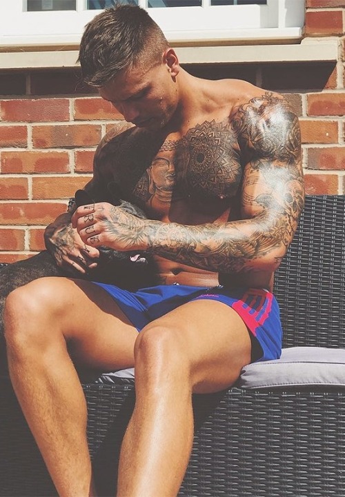 malecelebhub:ALEX BOWEN