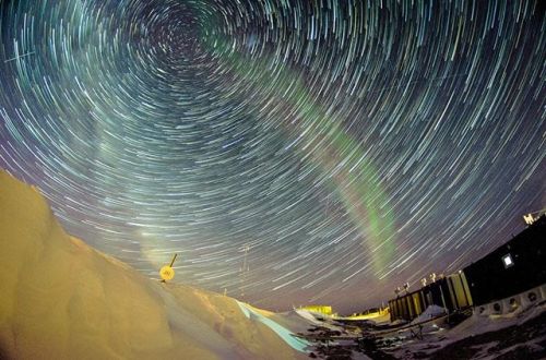 startlingspace:Night sky time-lapse – @ausantarctic...