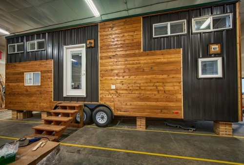 dreamhousetogo:The Grizzly by Back Country Tiny Homes