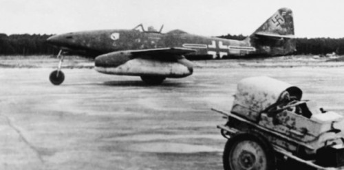 bmashine:Training to fly jet fighters Me-262 from the special...