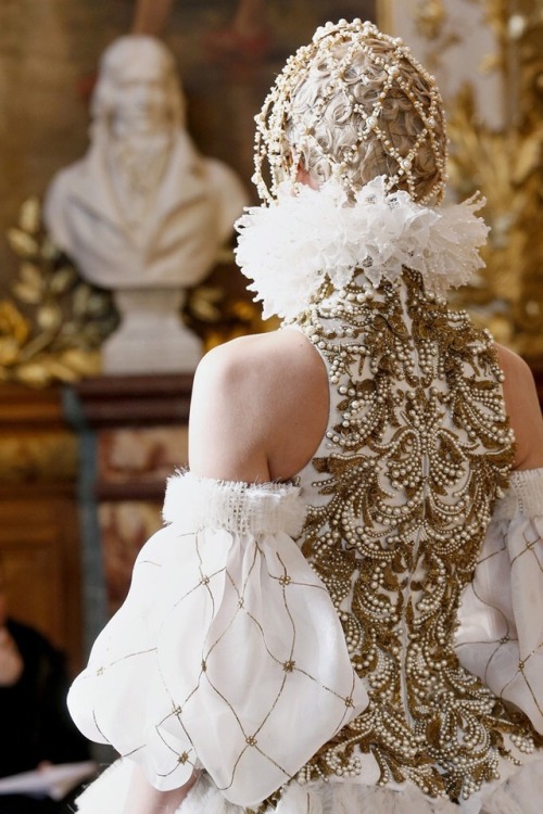 angelrom:Alexander Mcqueen fall winter 2013/2014