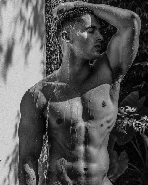 Jordan Lipes by Tom Saint ClairModel ⭐️...