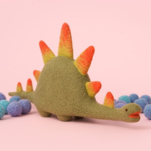 sosuperawesome:Felt Sculpture and Ring Boxes, by Maria...