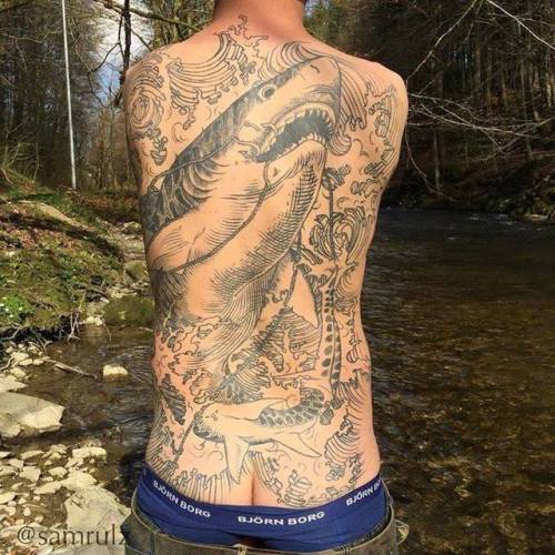 By Sam Rulz, done at Vienna Electric Tattoo, Vienna.... healed;backpiece;shark;animal;huge;fish;samrulz;facebook;nature;twitter;ocean;engraving;other