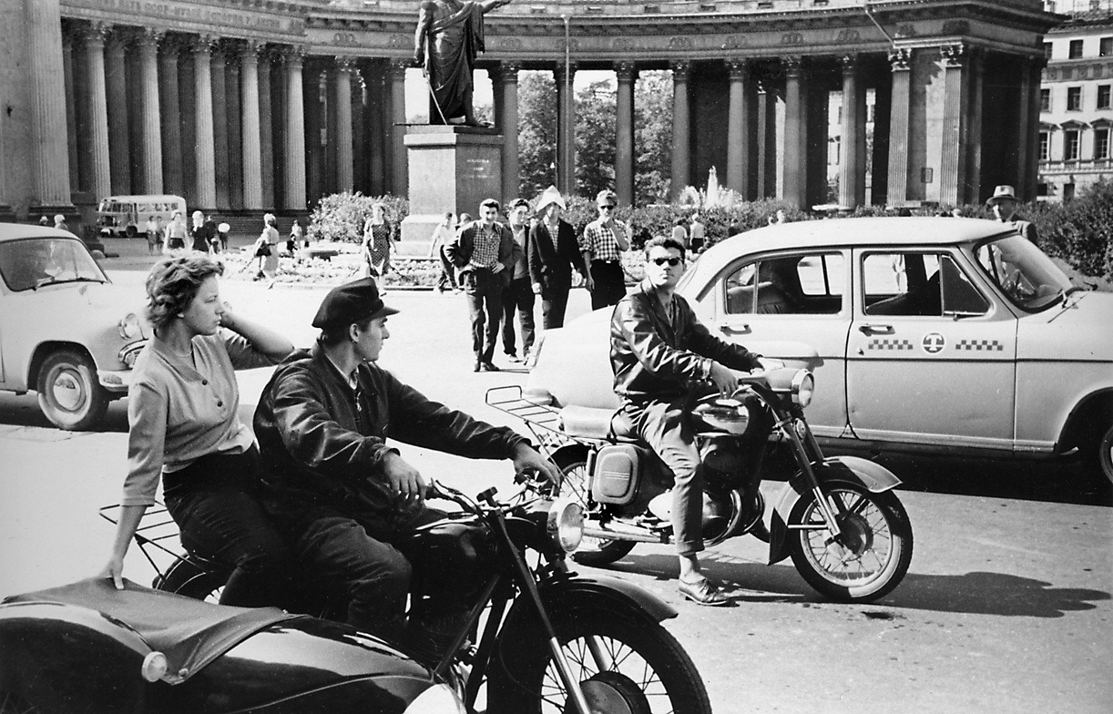 Leningrad, in front of Kazansky Cathedral (1962)