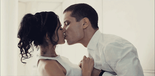 falling in love french kiss gif