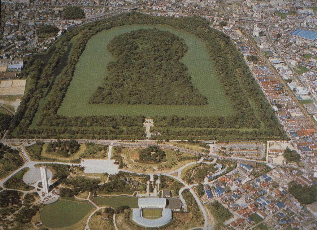 The Art of Ancient History — Mound Tomb of Emperor Nintoku - Imperial ...