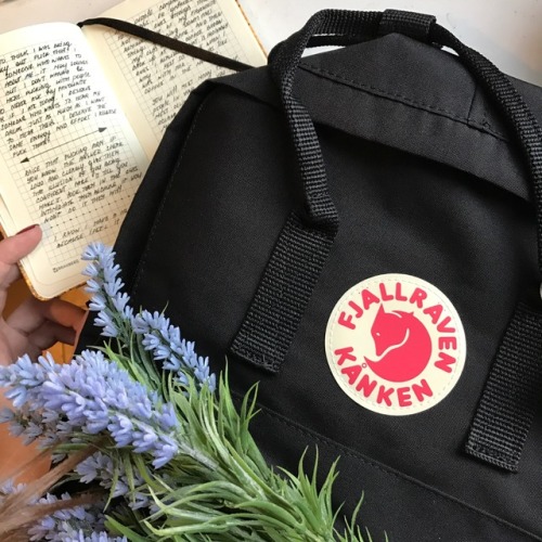 fjallraven kanken flowers