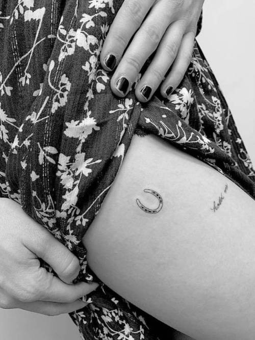 By Daniel Winter, done in Los Angeles. http://ttoo.co/p/36260 small;danielwinter;micro;line art;horseshoe;tiny;thigh;ifttt;little;minimalist;other;fine line