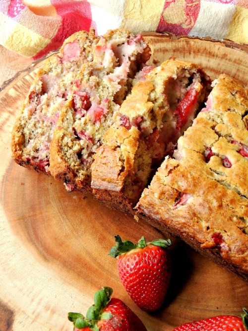 foodffs:STRAWBERRY BANANA BREADFollow for recipesIs this how...