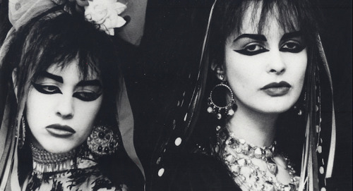 sunsetbabylon:Strawberry Switchblade