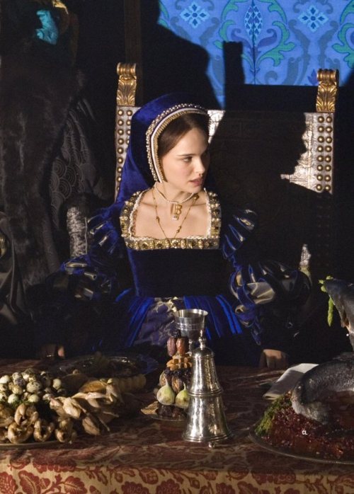 costumeloverz71:Anne Boleyn’s (Natalie Portman) Blue...