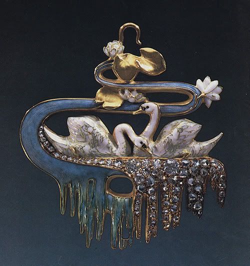 des-fleurs-et-des-dentelles:René Lalique - Two Swans Pendant