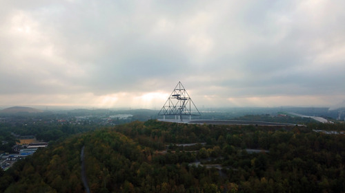 Tetraeder in Bottrop mit MAVIC Pro aufgenommen