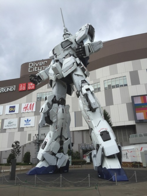 life size unicorn gundam