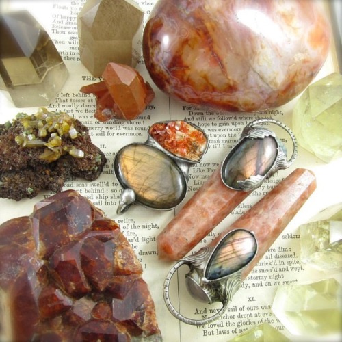 callistojewelry:Sunstone, labradorite and vanadinite ❤️Such...