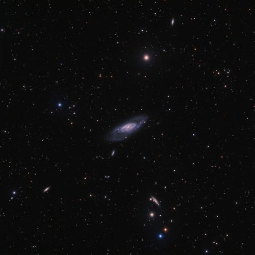 spaceexp:Messier 106 - A galaxy located near the Big Dipper...