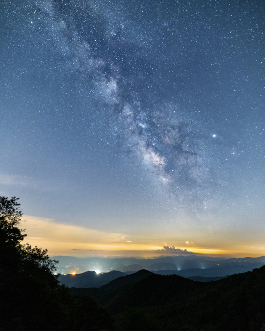 Here is a shot of the Milky Way looking south near Craggy Gardens Pinnacle off the Blue Ridge Parkway. There was lots of light...
