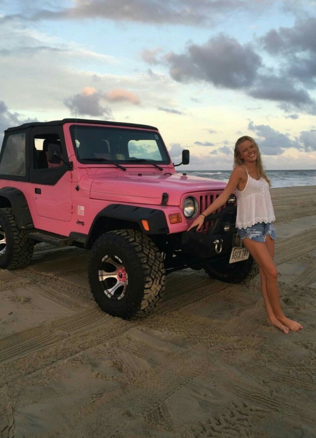 Jeep Girls — briguyflorida: Beach Jeep Ally