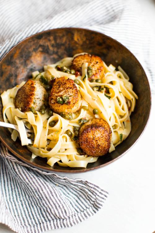 food-porn-diary:[Homemade] My favorite pasta recipe! Creamy...