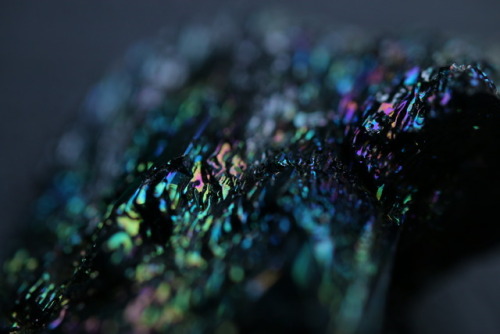 90377:My first unedited macro shots of a silicon carbide crystal...