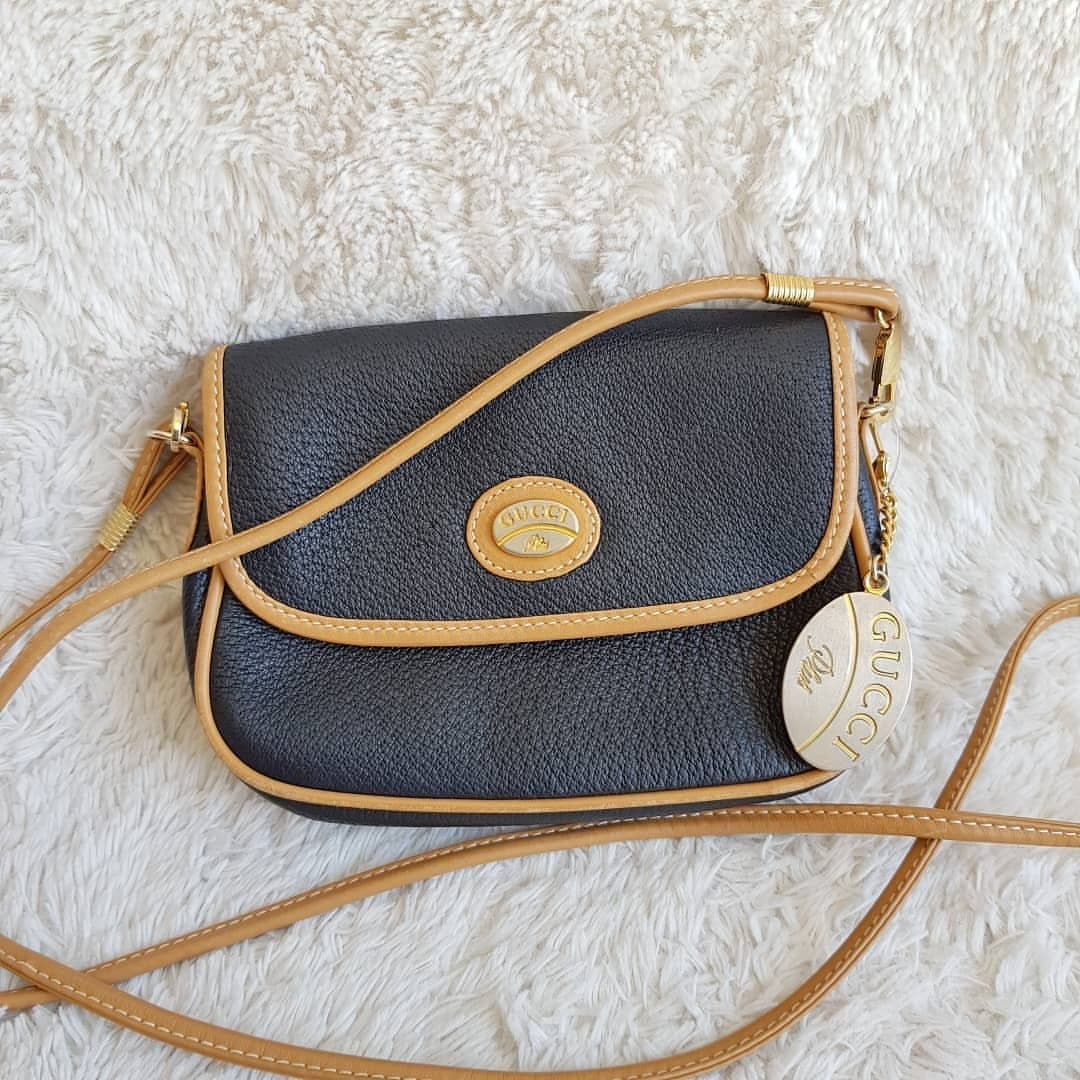 Luxury-Vintage — ????Chanel Vintage flap bag RM4990 (£905 €995 $1170...