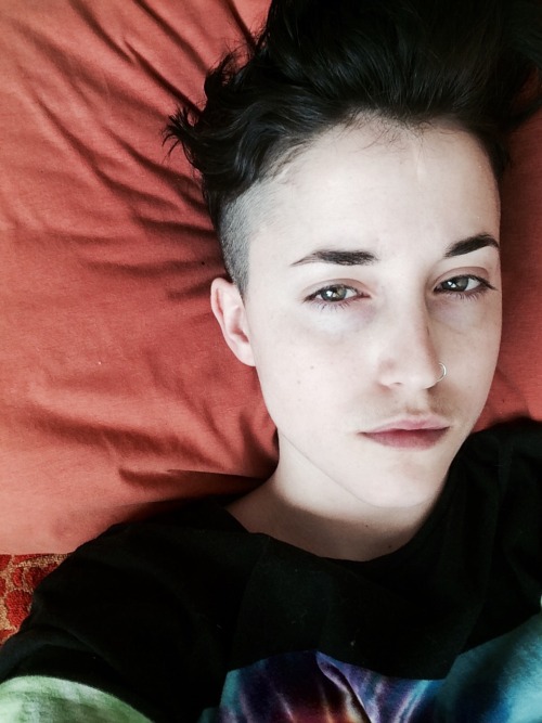 Androgyny is hot.